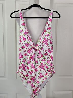Betsey Johnson NWT 2PC Swimsuit/Sarong Set